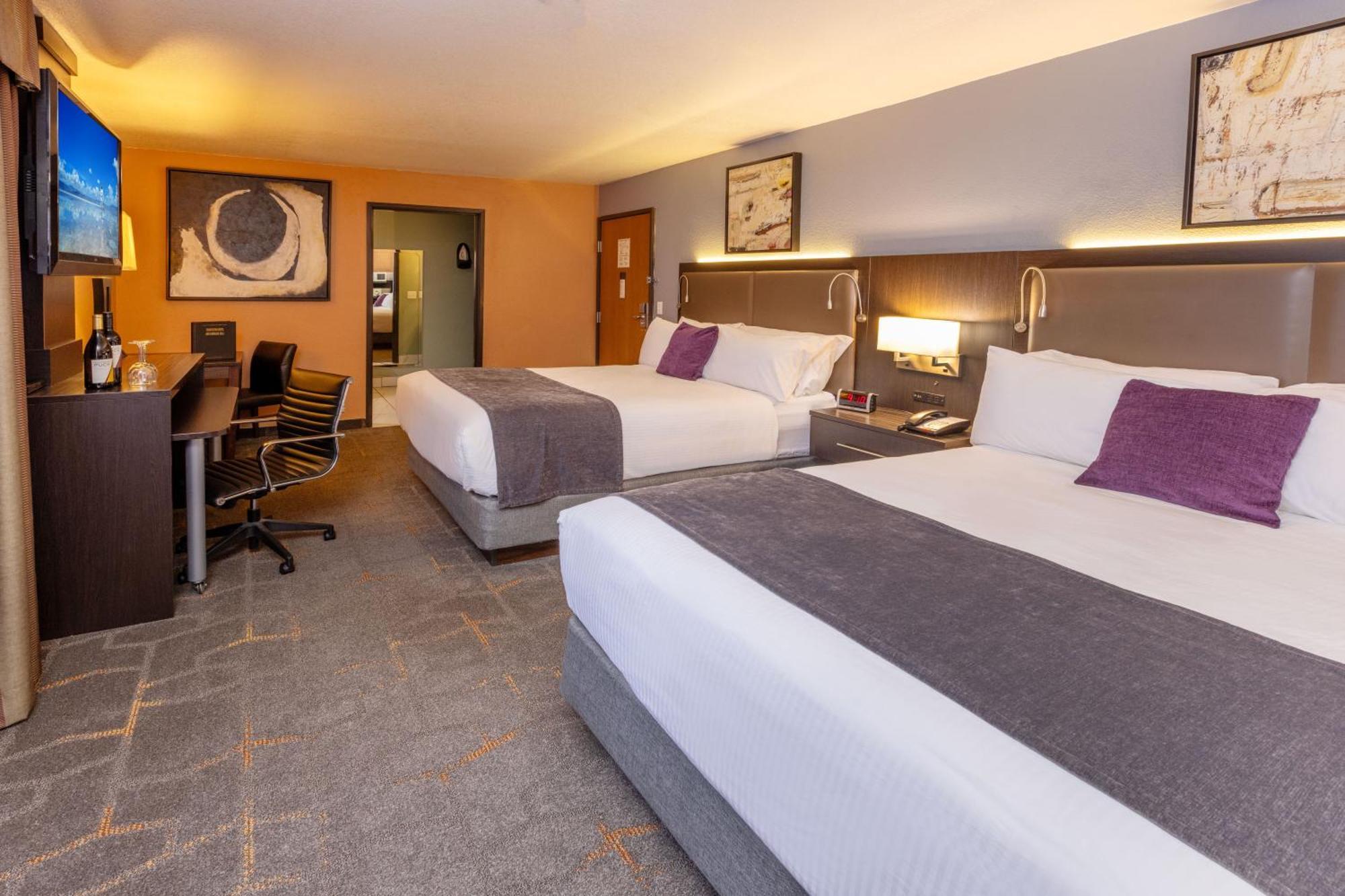 Standard Queen Room with Two Queen Beds